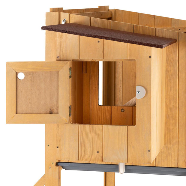 HEN HOUSE 10